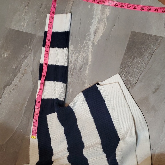 Abercrombie & Fitch Cropped Knit Oversized Sweater. Striped Blue / White Size M. - Picture 7 of 8